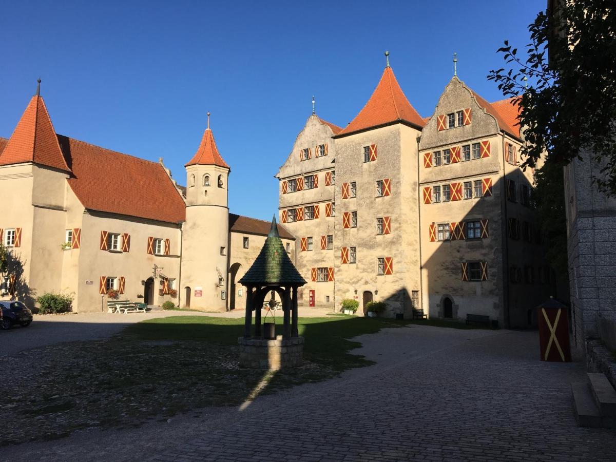 Schlosshotel Harburg Bagian luar foto