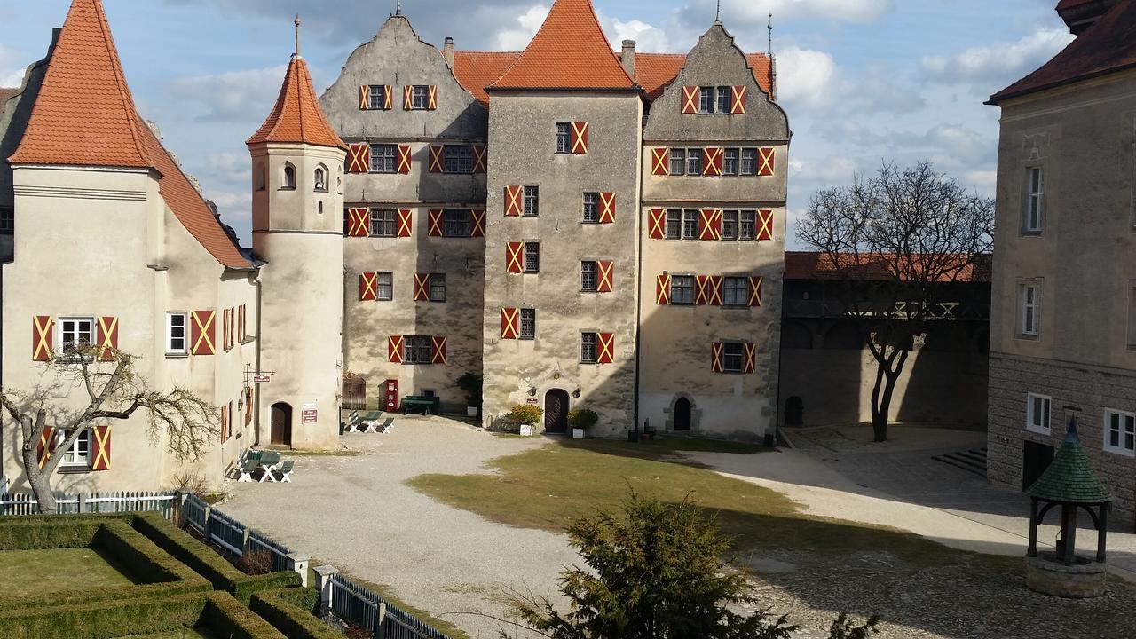 Schlosshotel Harburg Bagian luar foto